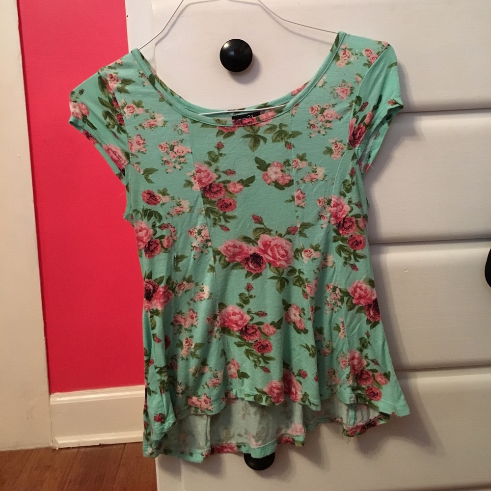 Short sleeve top