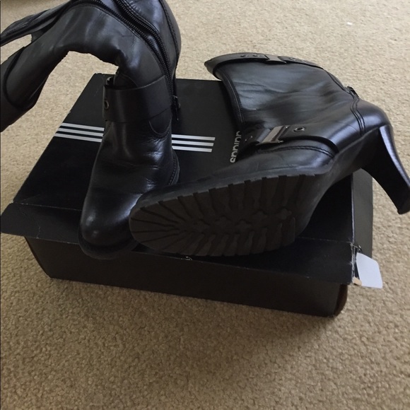 Short boots - Picture 3 of 3