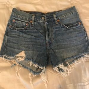 Levi's 501 short shorts. Size: 26