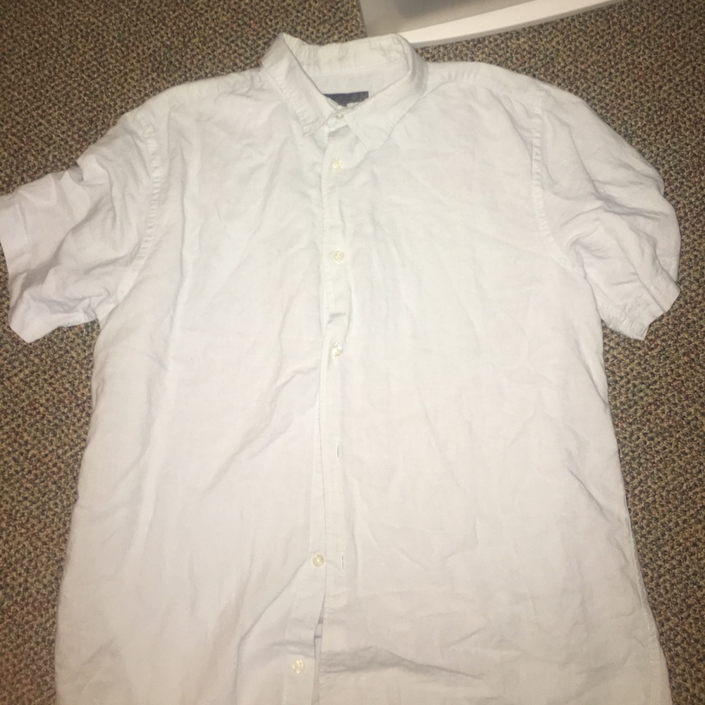BUTTON DOWN SHORT SLEEVE SHIRT