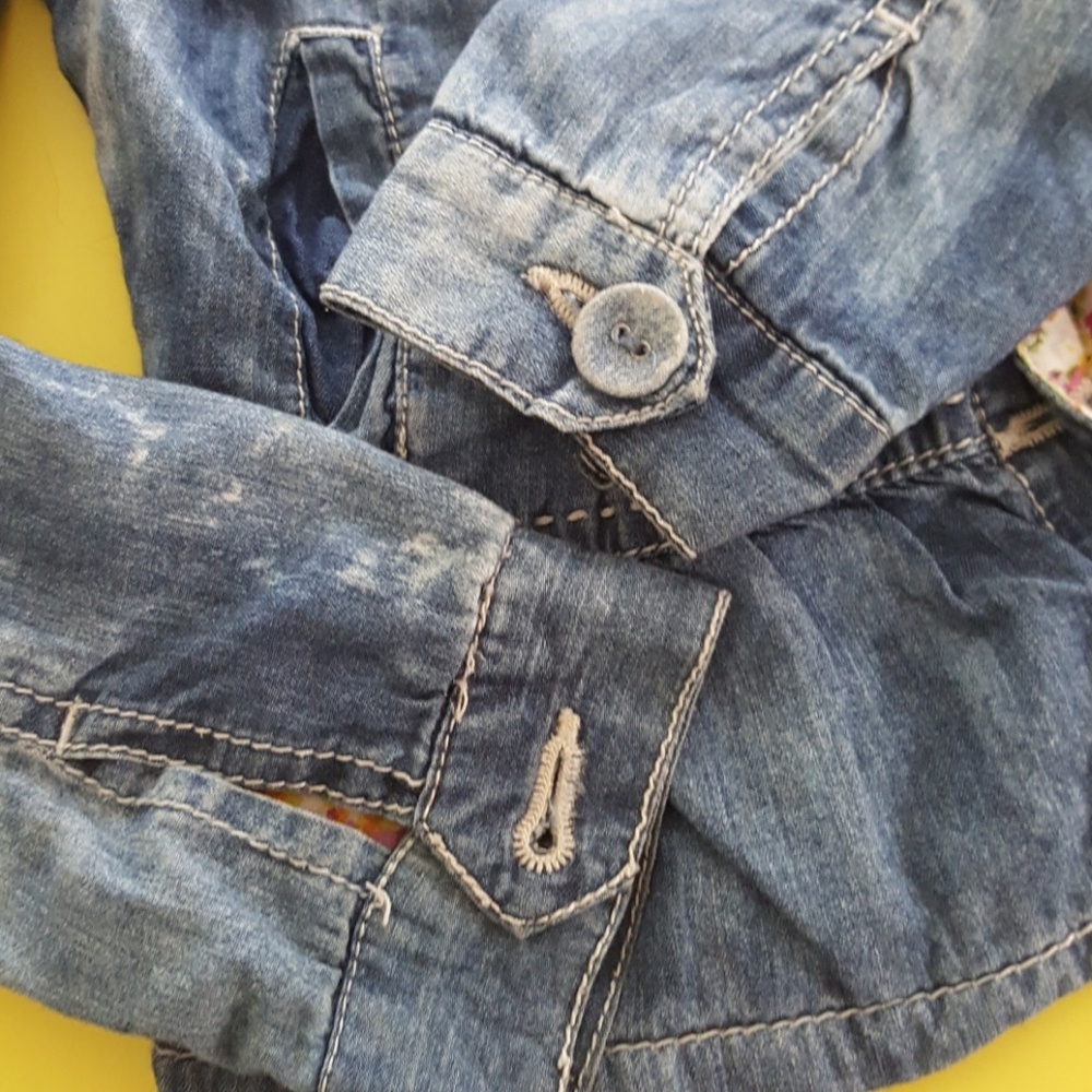Jean jacket - Picture 2 of 3