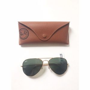 Ray-Ban Classic Gold Aviators
