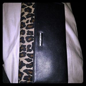 Nine west wallet