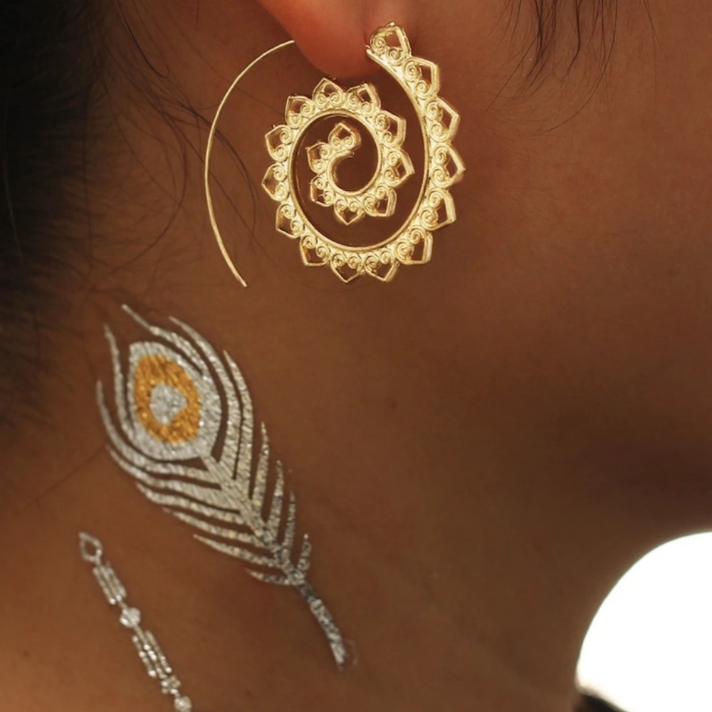 Exotic tribal twist earrings NWT