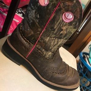 Size 8.5 women's boots