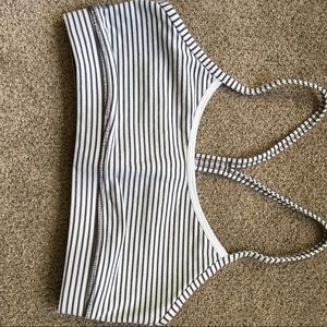 Lululemon Flow Y bra size 4