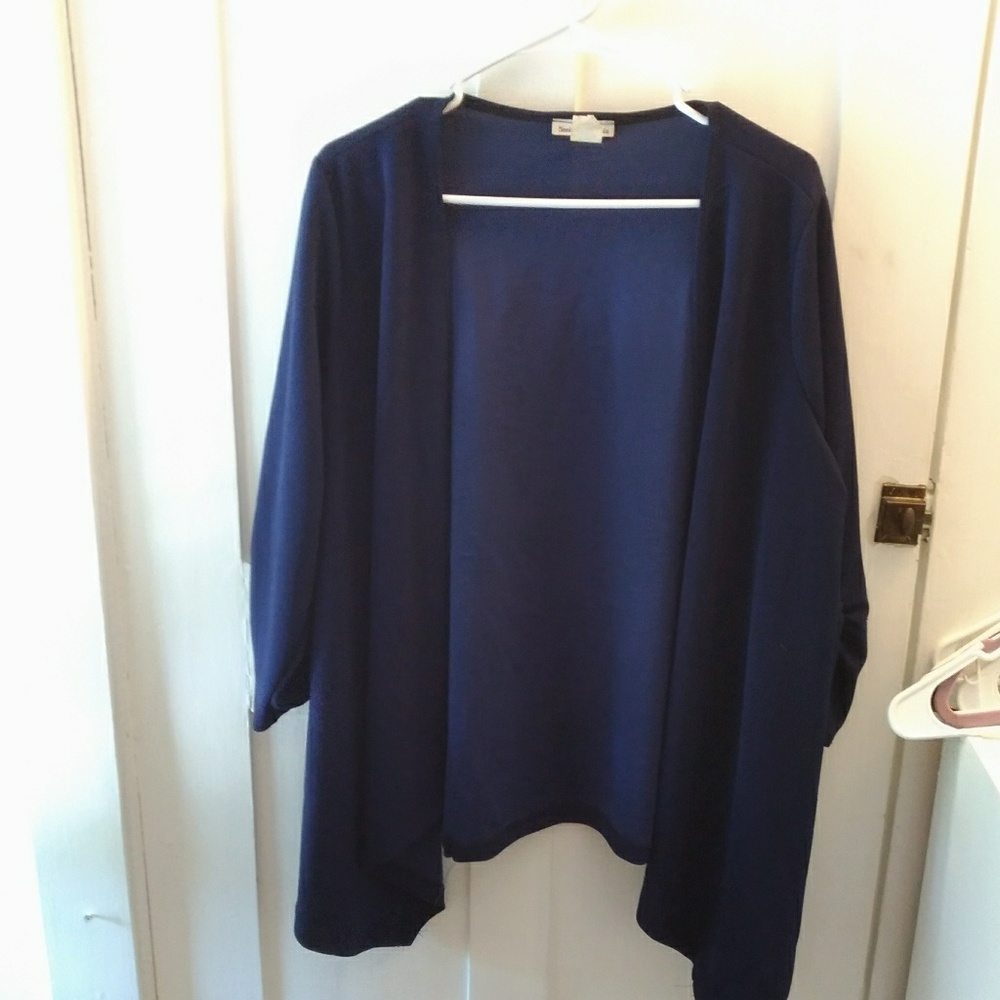 Navy blue cardigan with ruching detail on sleeves
