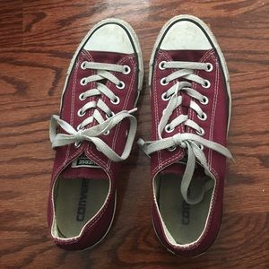 maroon low top converse