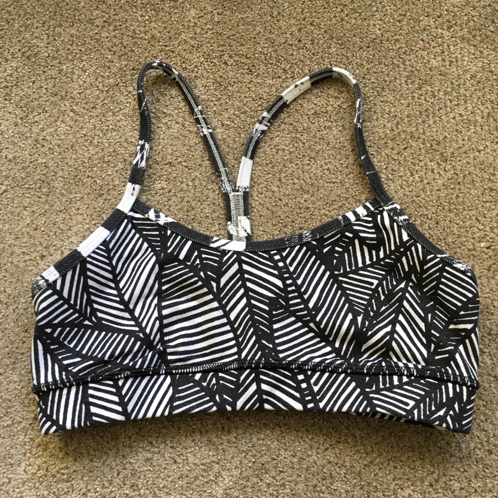 Lululemon Flow Y bra size 4