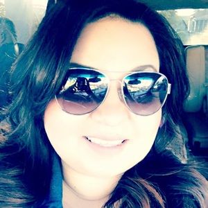 Meet your Posher, Renee