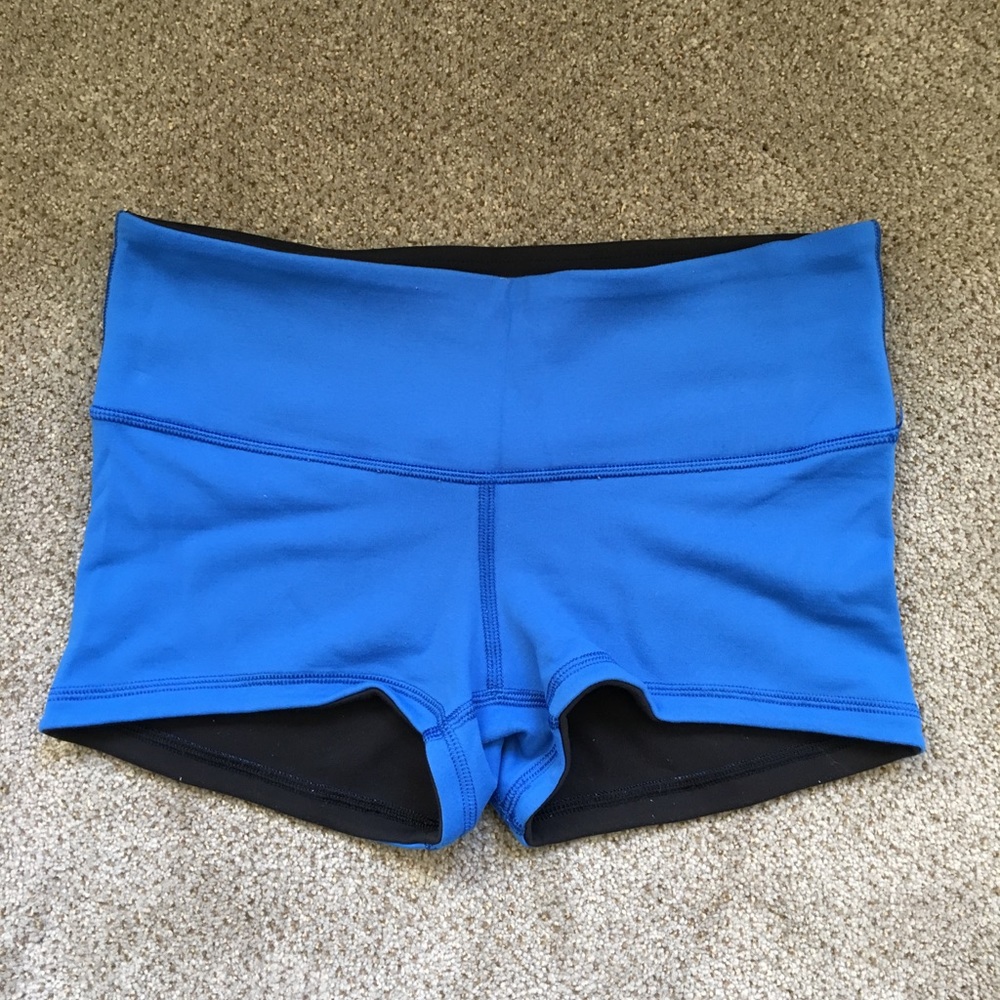 Lululemon reversible Boogie Shorts size 4