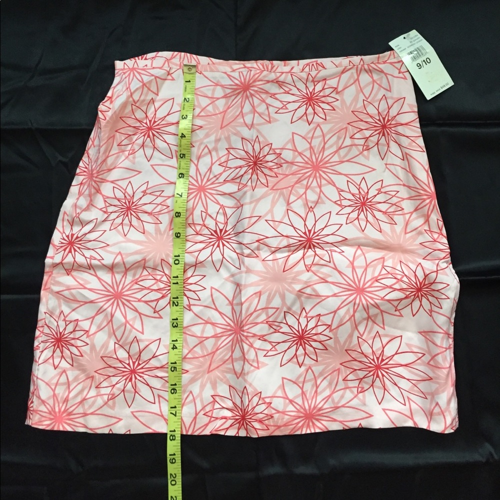 Cute floral mini skirt