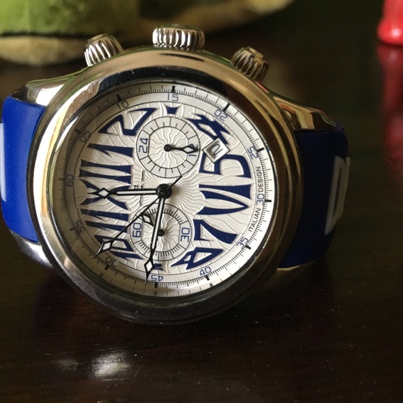 Watches - Picture 4 of 4