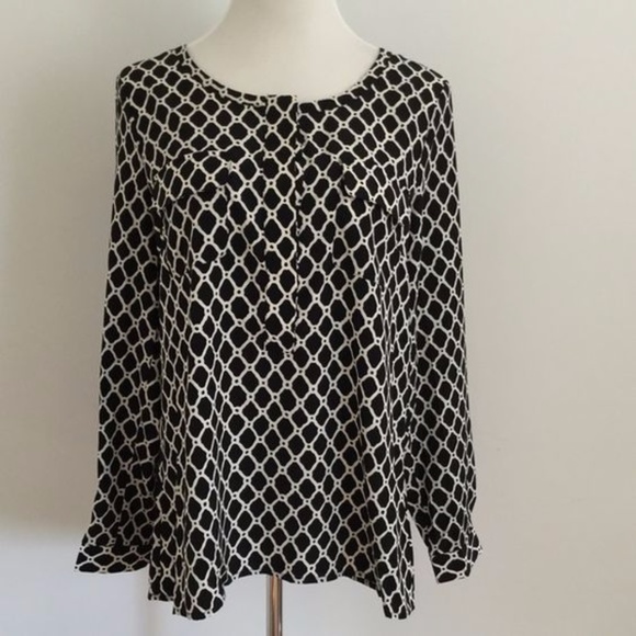 GAP chain-link black and white top - Picture 1 of 5