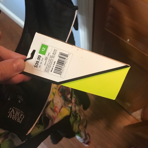 🔴 Offers Accepted 🔴 floral dress - Picture 2 of 3