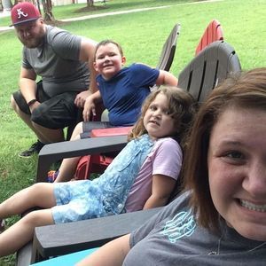 Meet your Posher, Dee-dee