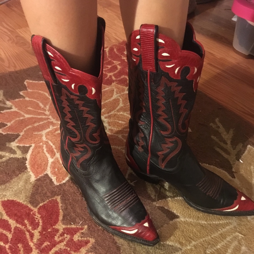 **SOLD** red and black cowgirl boots