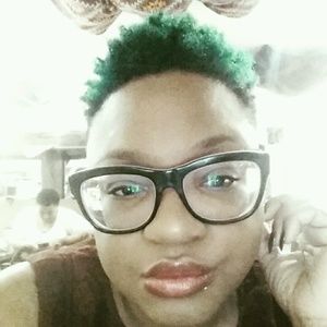 Meet your Posher, Joy