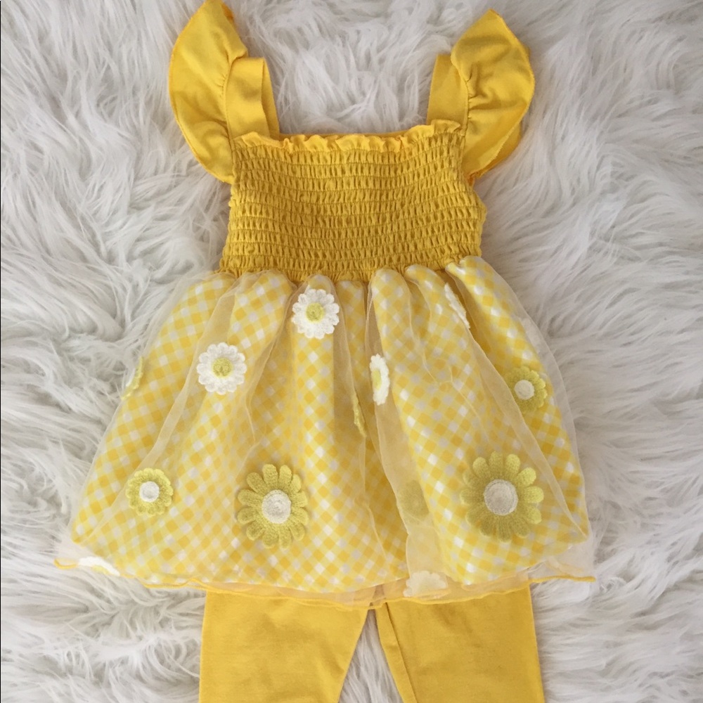 Yellow Daisy Outfit