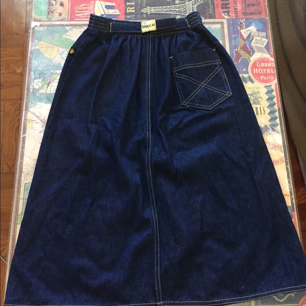 Vintage Denim midi! Perfect for a 90's closet