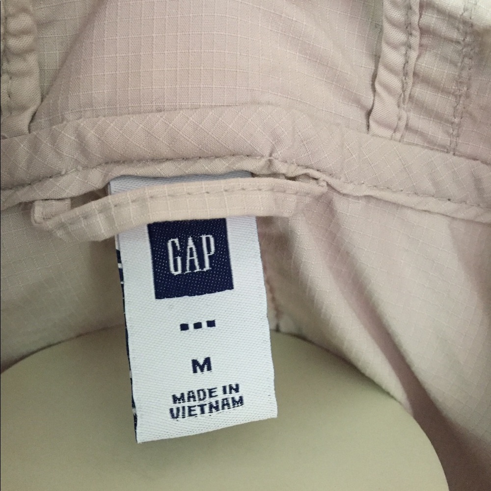 Light weight hooded utility jacket. Fits smaller + free gift 🎁 - Picture 5 of 5
