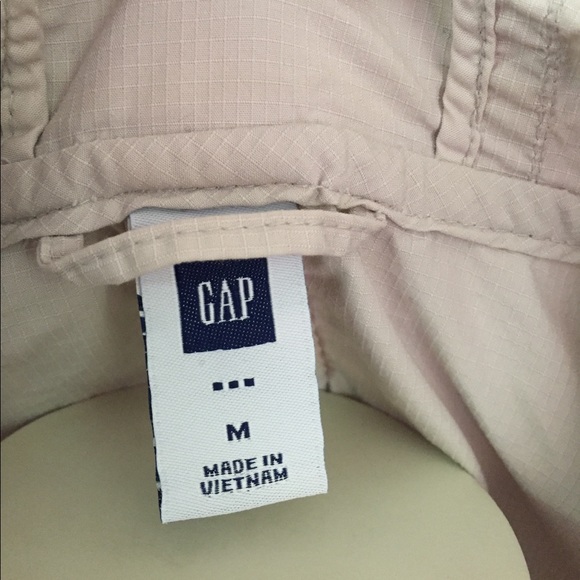 Light weight hooded utility jacket. Fits smaller + free gift 🎁 - Picture 5 of 5