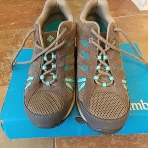 Columbia hiking boots* Dakota Drifter