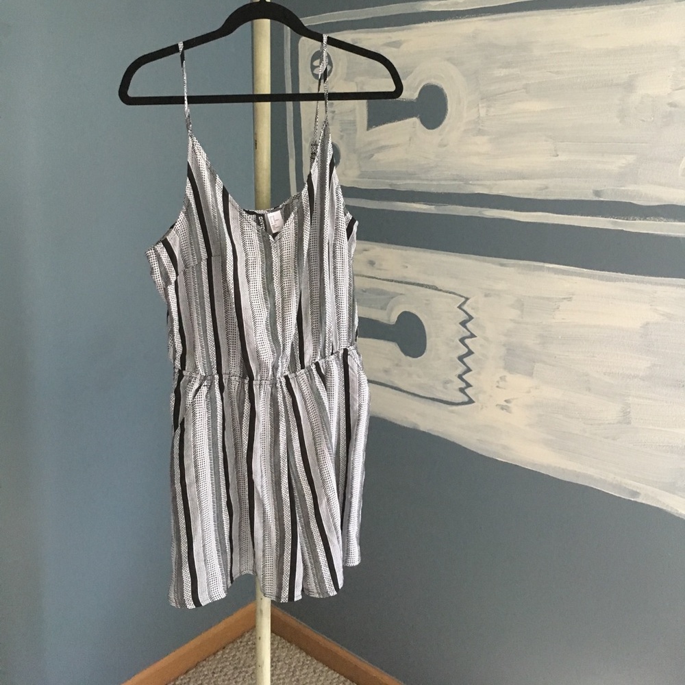 NWOT H&M romper