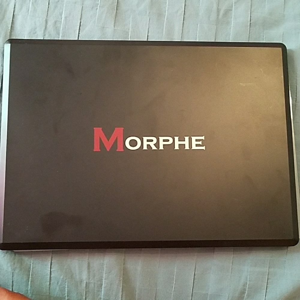 Morphie eyeshadow palette