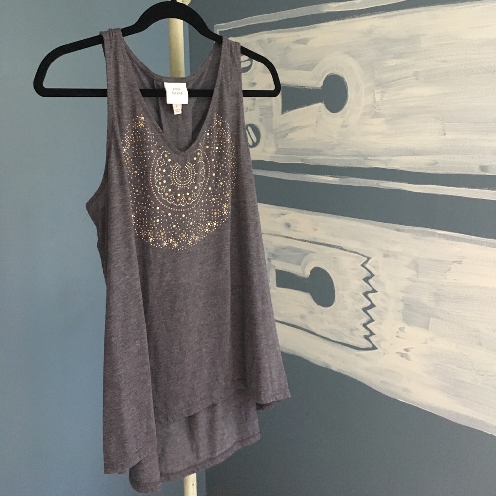 NWOT Grey & gold embellished tank top Large