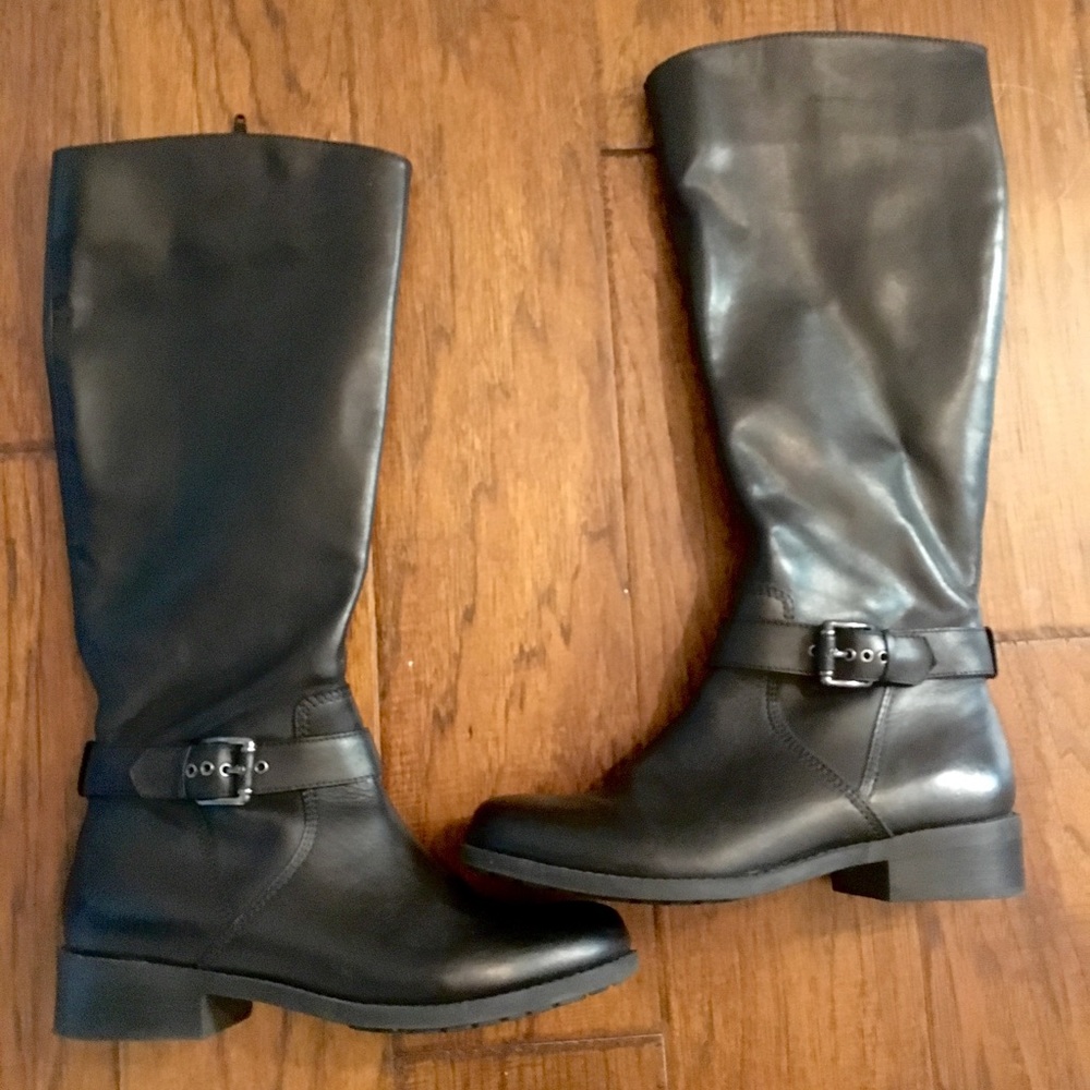 Me Too Deedee Black leather riding boots Size7 1/2