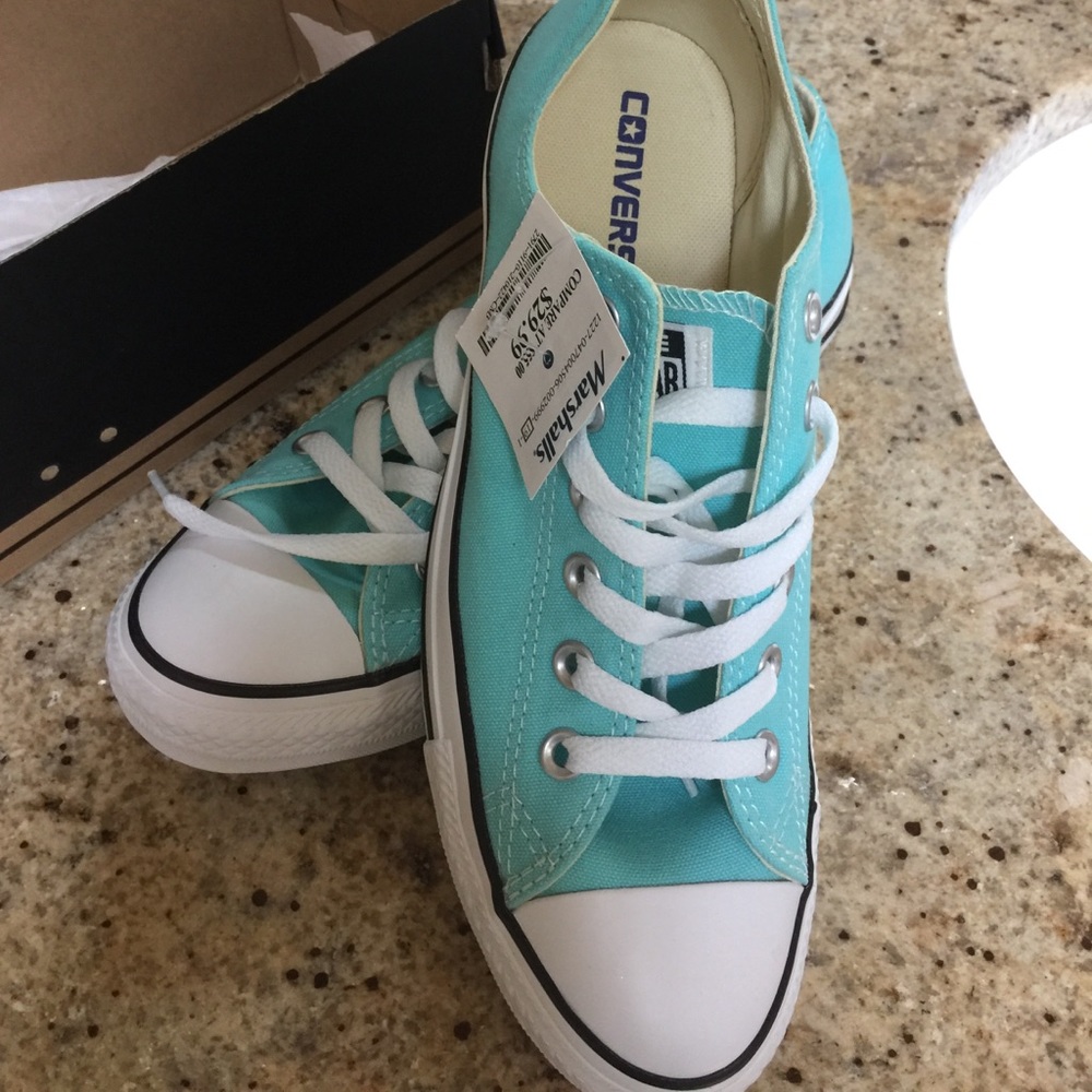 Aqua converse BNWT