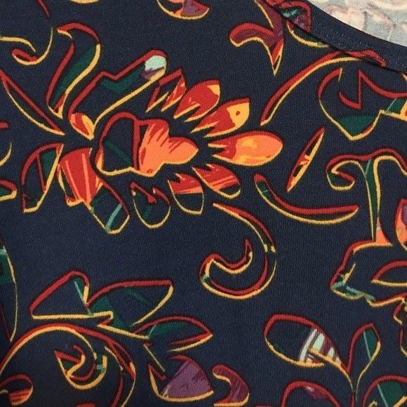 XXS LuLaRoe Perfect Tee - Picture 2 of 2