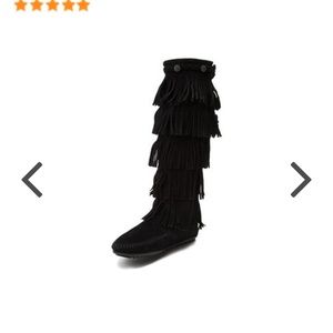 Minnetonka 5 Layer Fringe Boot