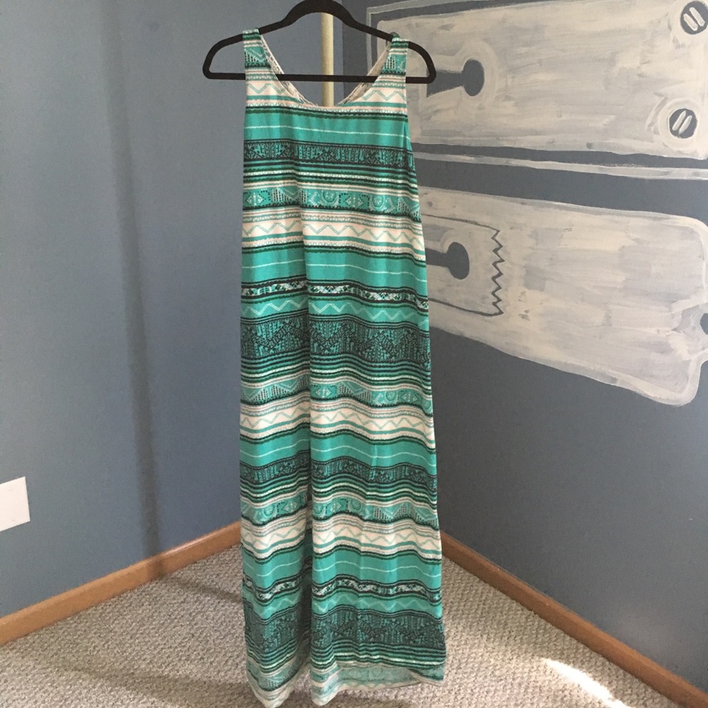 Mossimo real pattern dress with lace back