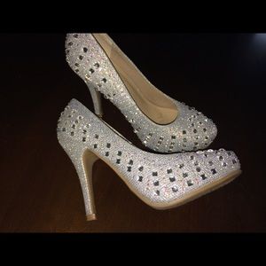 Delicacy rhinestone high heels