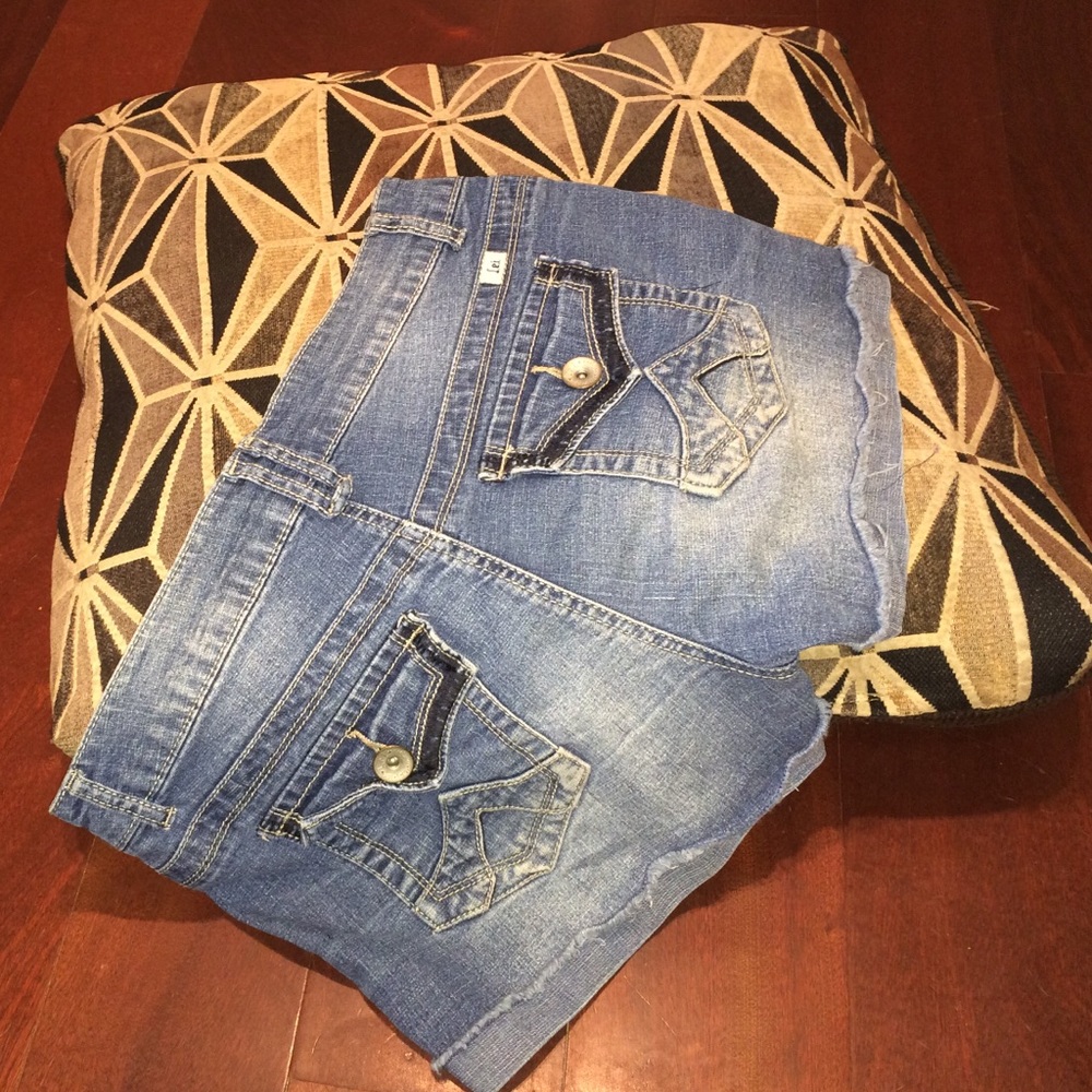 Super cute cuffed jean shorts