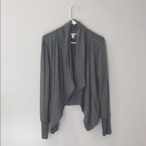 📷 Gray zip up jacket