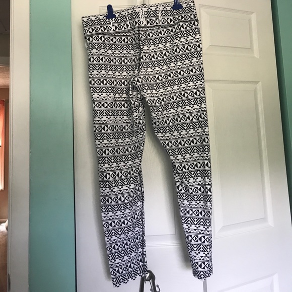 Pink Victoria's Secret workout leggings - Picture 1 of 2