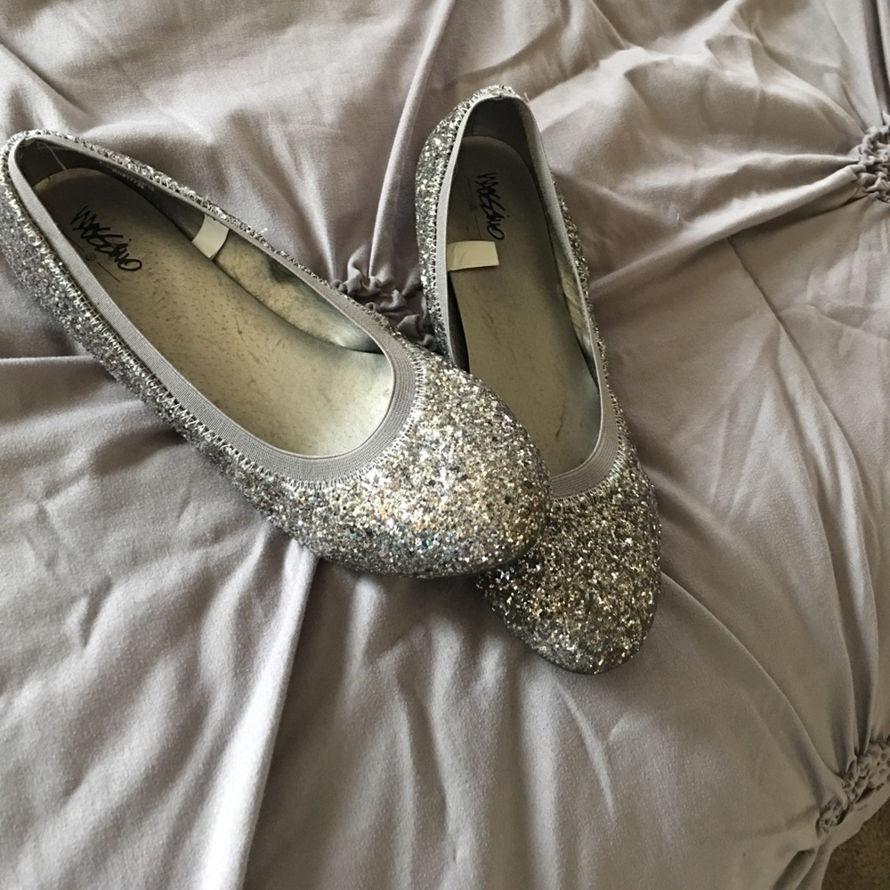 Size 8 Mossimo silver glitter ballet shoes