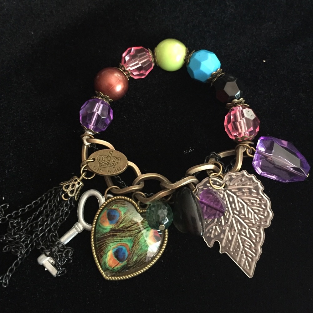 NWT Very stylish colorful stretch bracelet.
