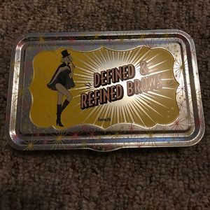 Defined & Refined Brows by Benefit in shade 2