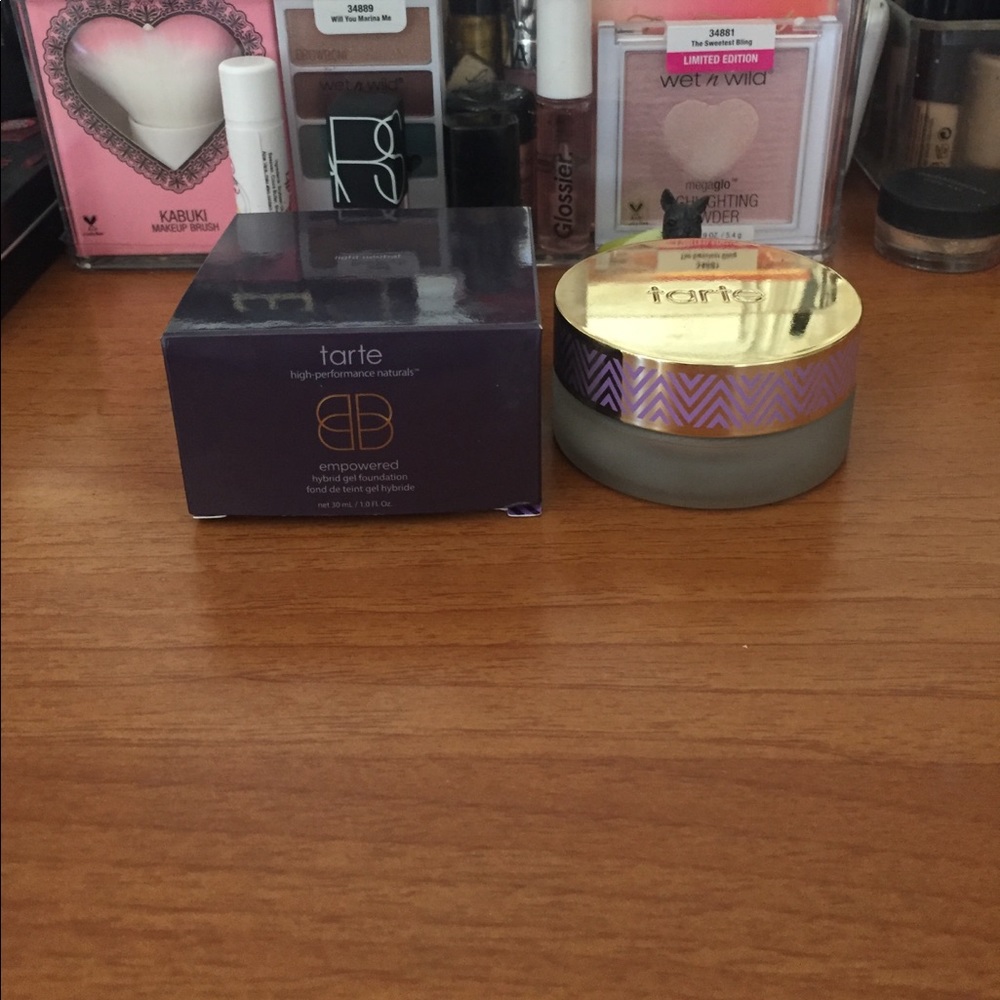 Tarte hybrid gel foundation ❤️💜