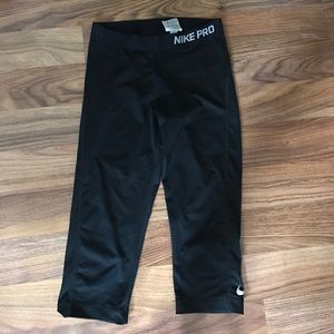 Nike Pro Dri-fit workout Capri
