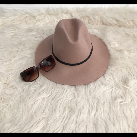 ONLY 1 LEFTNWT!! Blush Hat - Picture 2 of 4