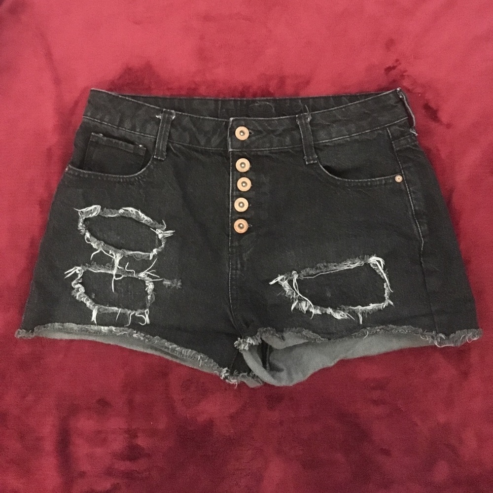 ARIZONA JEAN Black Ripped Shorts