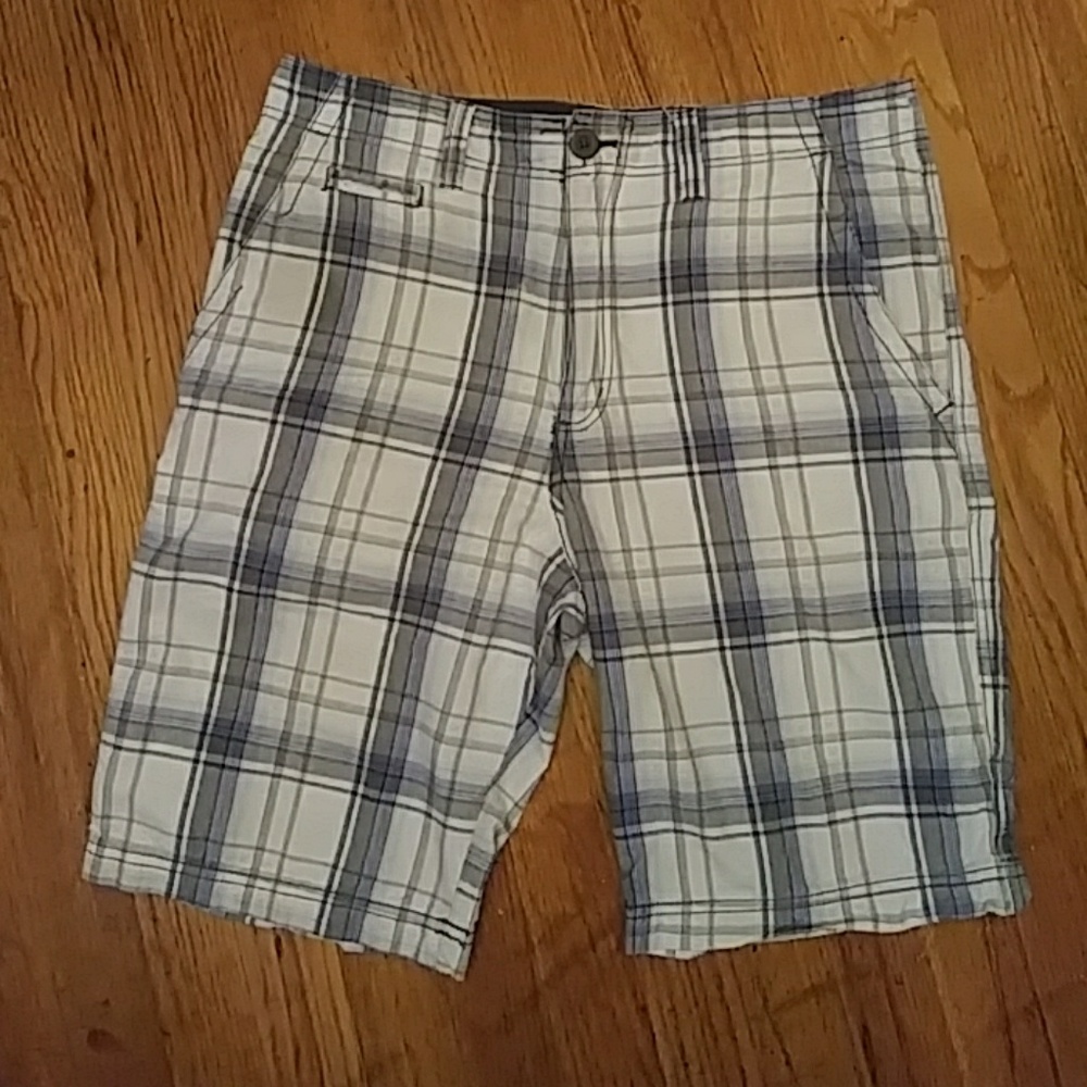 Mens shorts size 32
