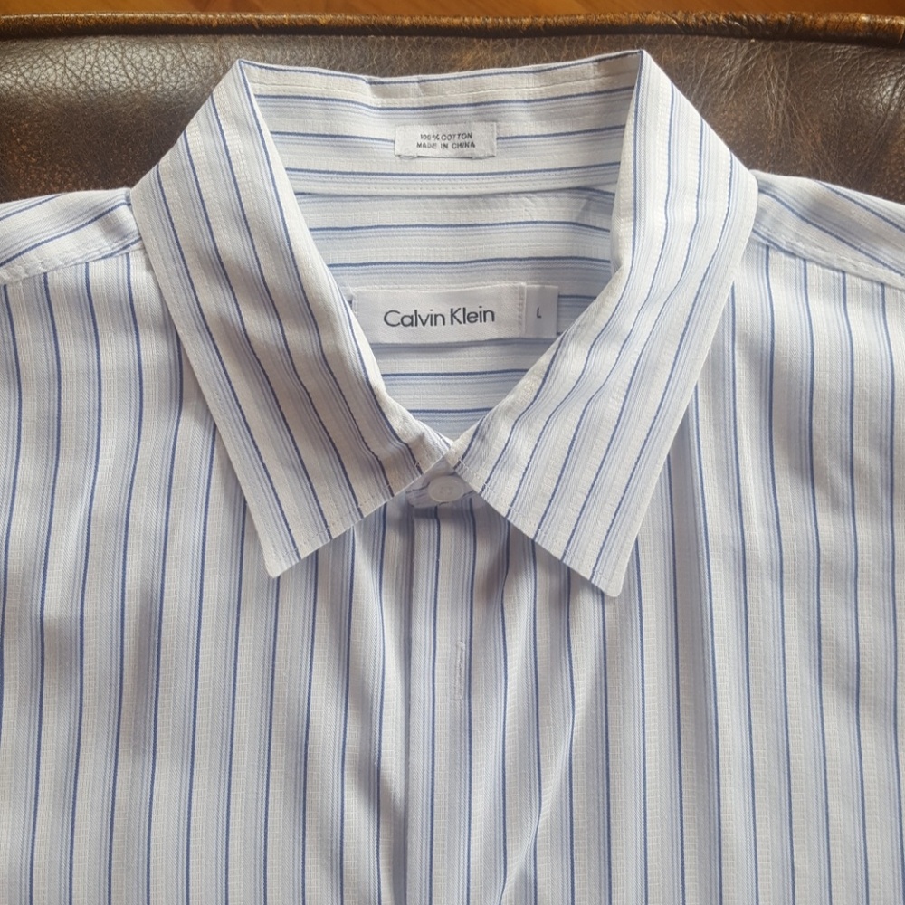 SOLD IN BUNDLE - Calvin Klein dress shirt size L