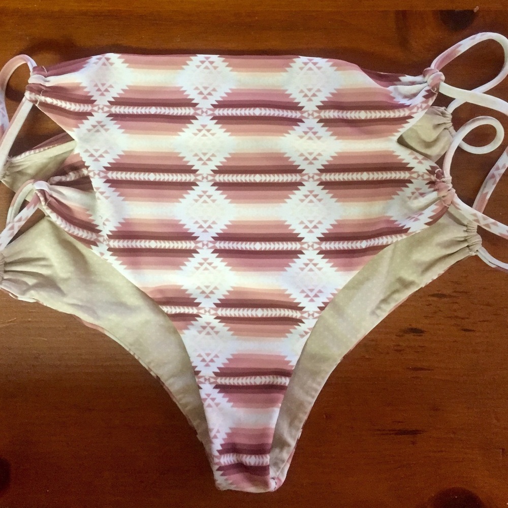 Acacia Lombok Bottoms