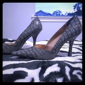 $22SALE !Vixen 🌞BCBGeneration Snakeskin Pumps 8.5